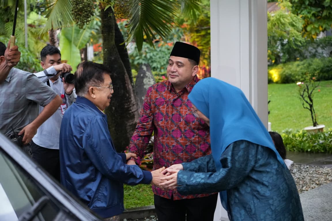 Silaturahmi Lebaran, Munafri–Melinda Sambangi Kediaman JK